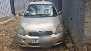 Toyota Vitz 2002 Gold