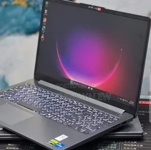 New Laptop Lenovo LOQ 15IRH8 12GB Intel Core i5 SSD 512GB