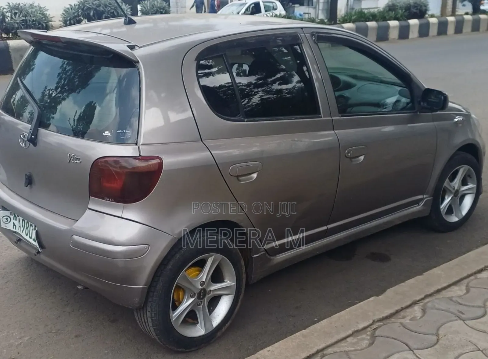 Toyota Vitz 2003 Silver