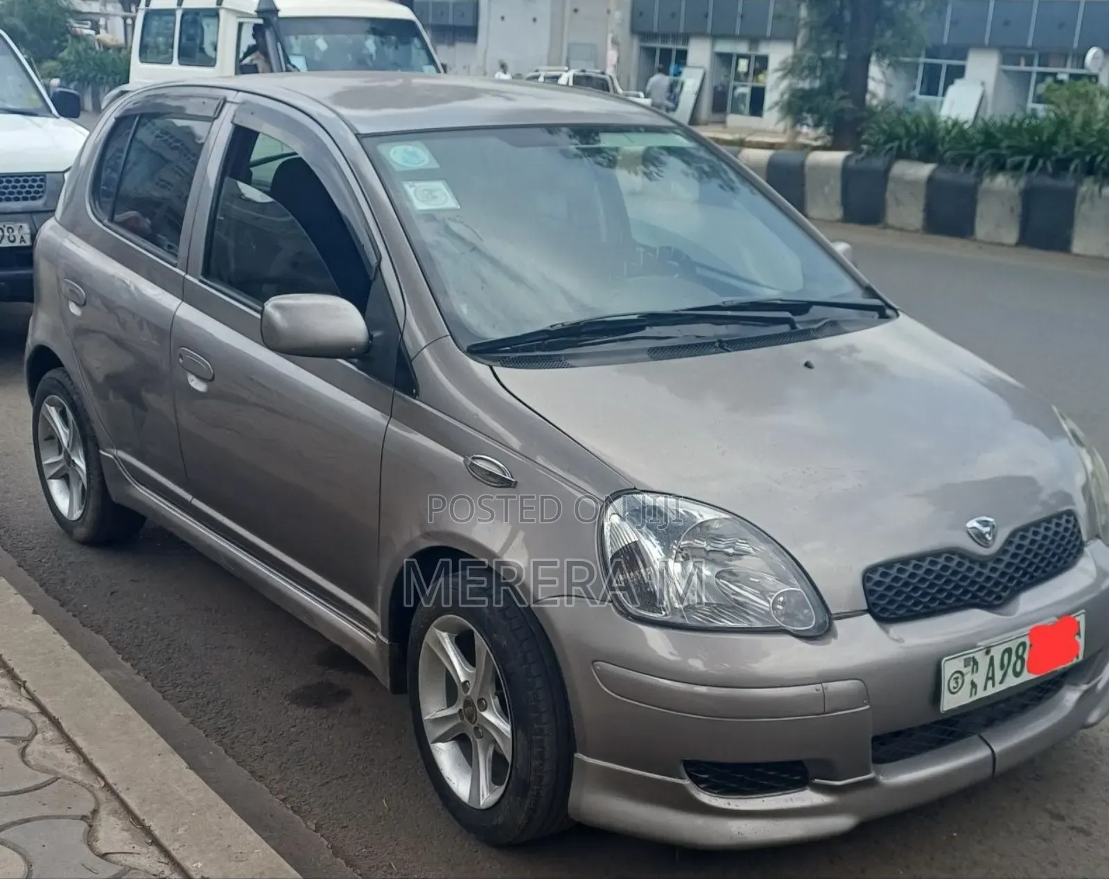 Toyota Vitz 2003 Silver