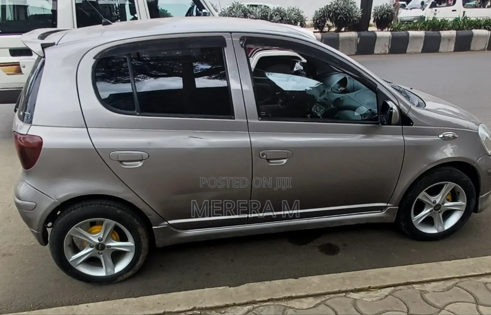 Toyota Vitz 2003 Silver