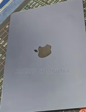 New Laptop Apple MacBook Air 2022 M2 8GB Apple M2 SSD 512GB