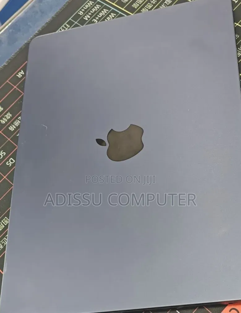 New Laptop Apple MacBook Air 2022 M2 8GB Apple M2 SSD 512GB