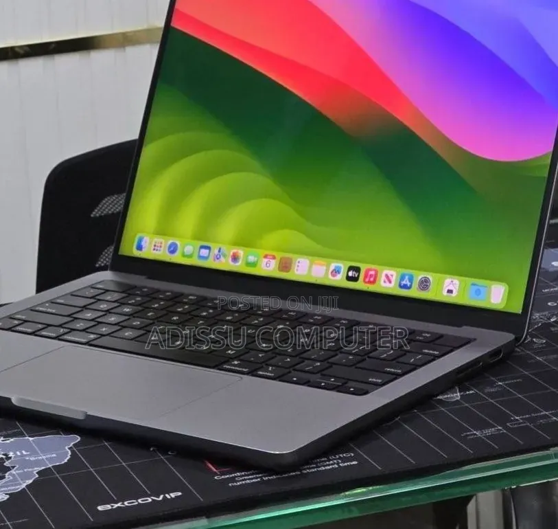 New Laptop Apple MacBook Air 2022 M2 8GB Apple M2 SSD 512GB