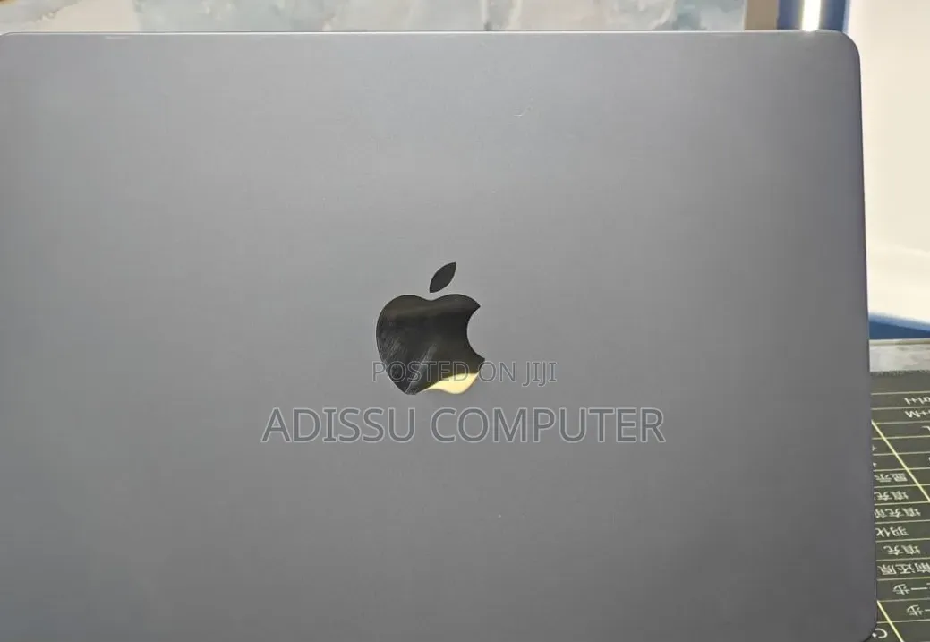 New Laptop Apple MacBook Air 2022 M2 8GB Apple M2 SSD 512GB