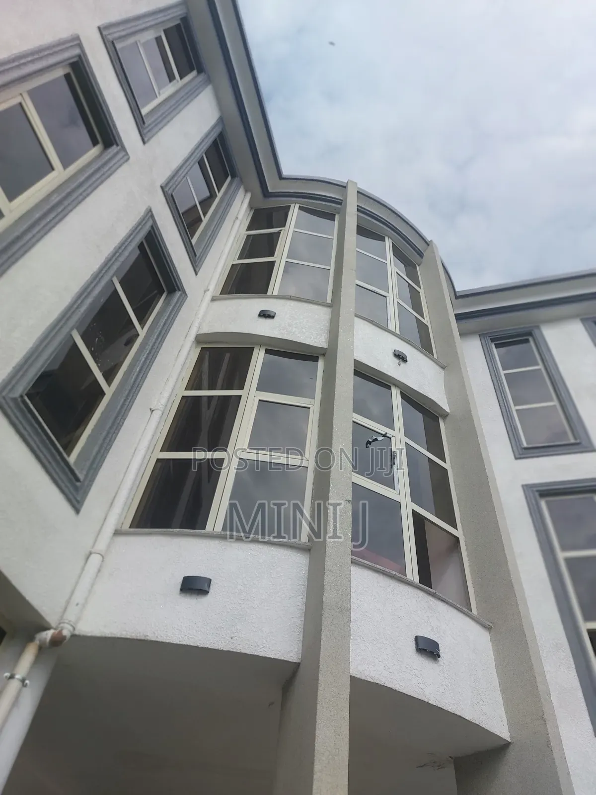 5bdrm House in Nifas Silk-Lafto for sale