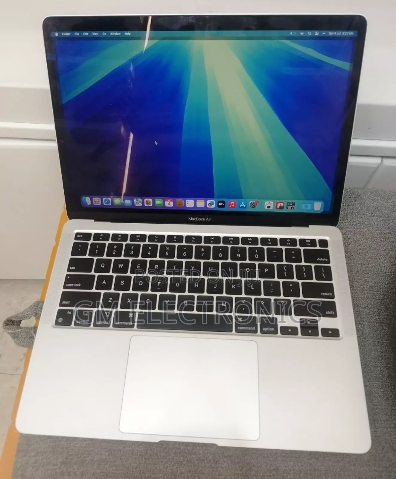 New Laptop Apple MacBook Air 8GB Intel Core i5 SSD 256GB