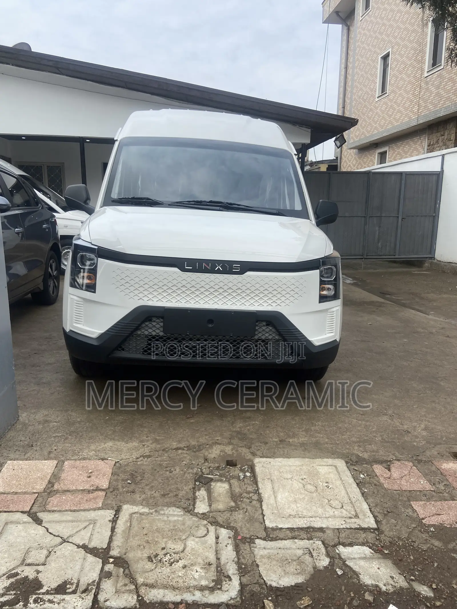 New Bus 2025 White