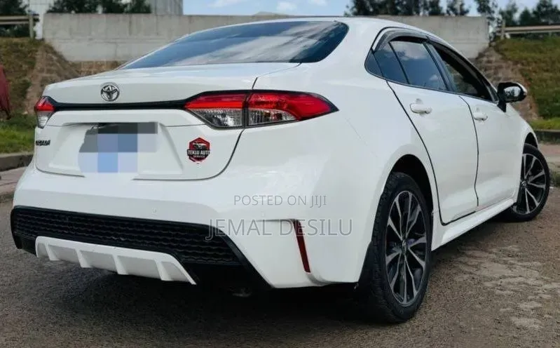 Toyota Corolla 2023 White