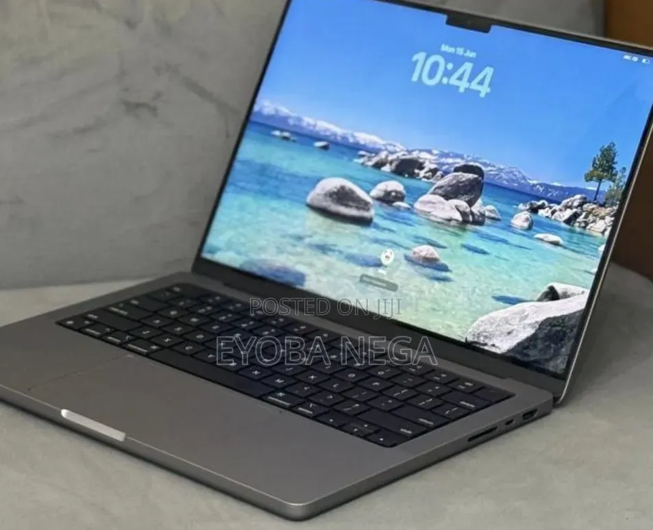New Laptop Apple MacBook Pro 2021 M1 16GB Apple M1 Pro SSD 1T