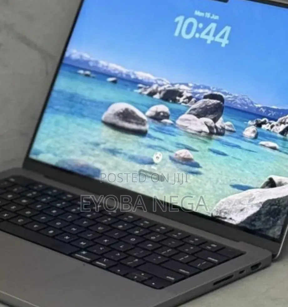 New Laptop Apple MacBook Pro 2021 M1 16GB Apple M1 Pro SSD 1T