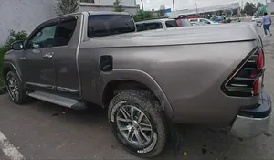 Toyota Hilux 2020 Silver