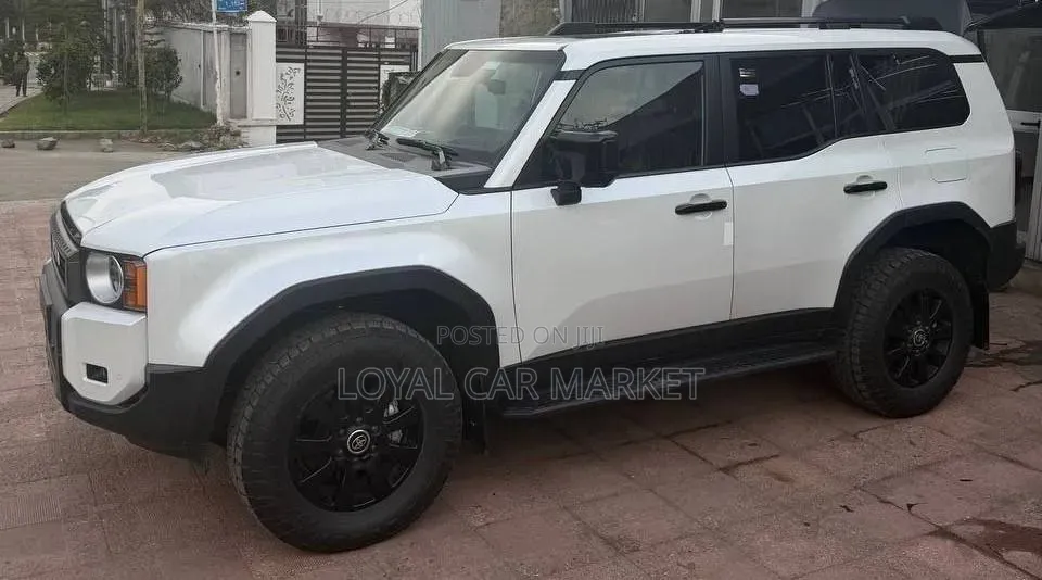 Toyota Land Cruiser Prado 2023 White