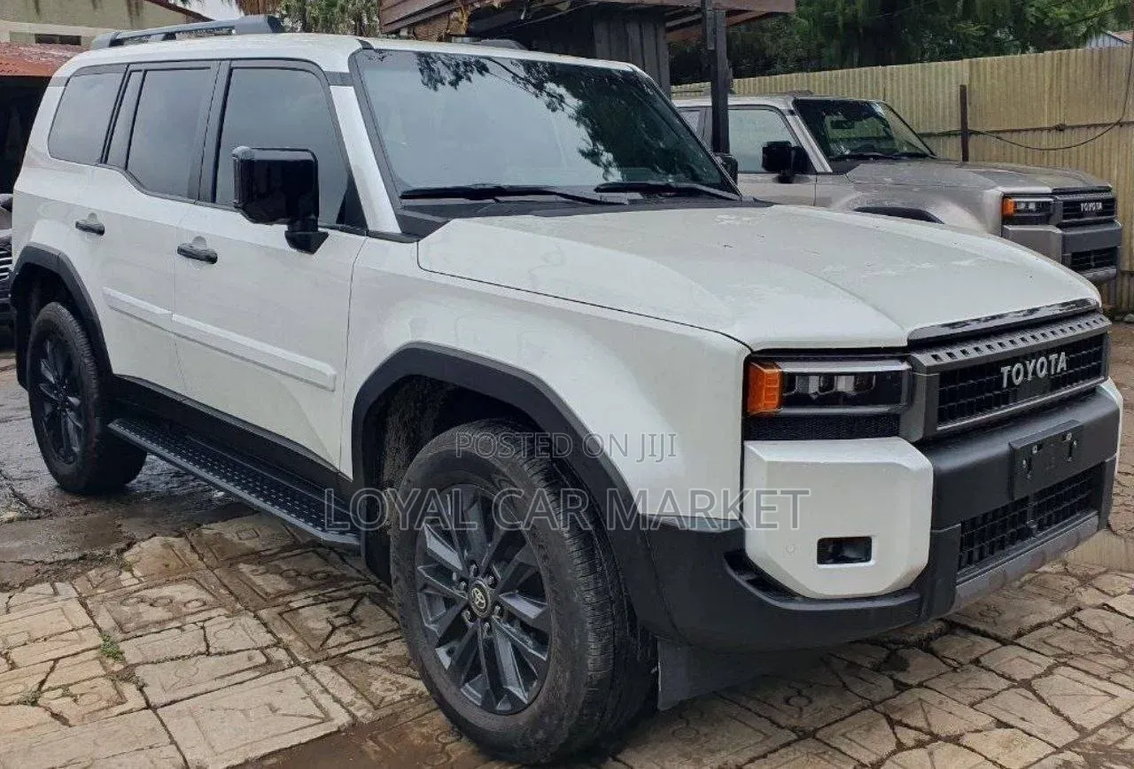 Toyota Land Cruiser Prado 2023 White
