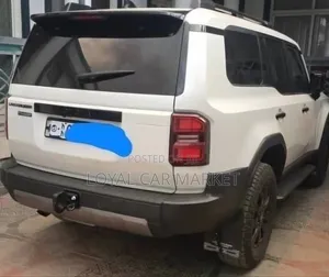 Toyota Land Cruiser Prado 2023 White
