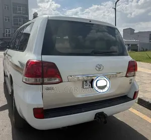 Toyota Land Cruiser 2007 White
