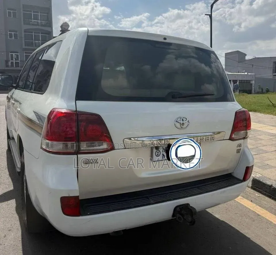 Toyota Land Cruiser 2007 White