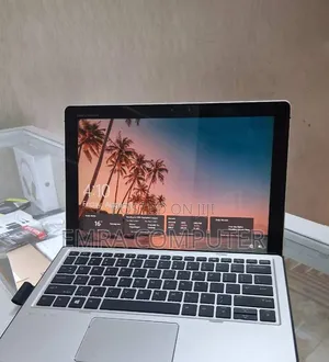 New Laptop HP X2 8GB Intel Core i5 SSD 256GB