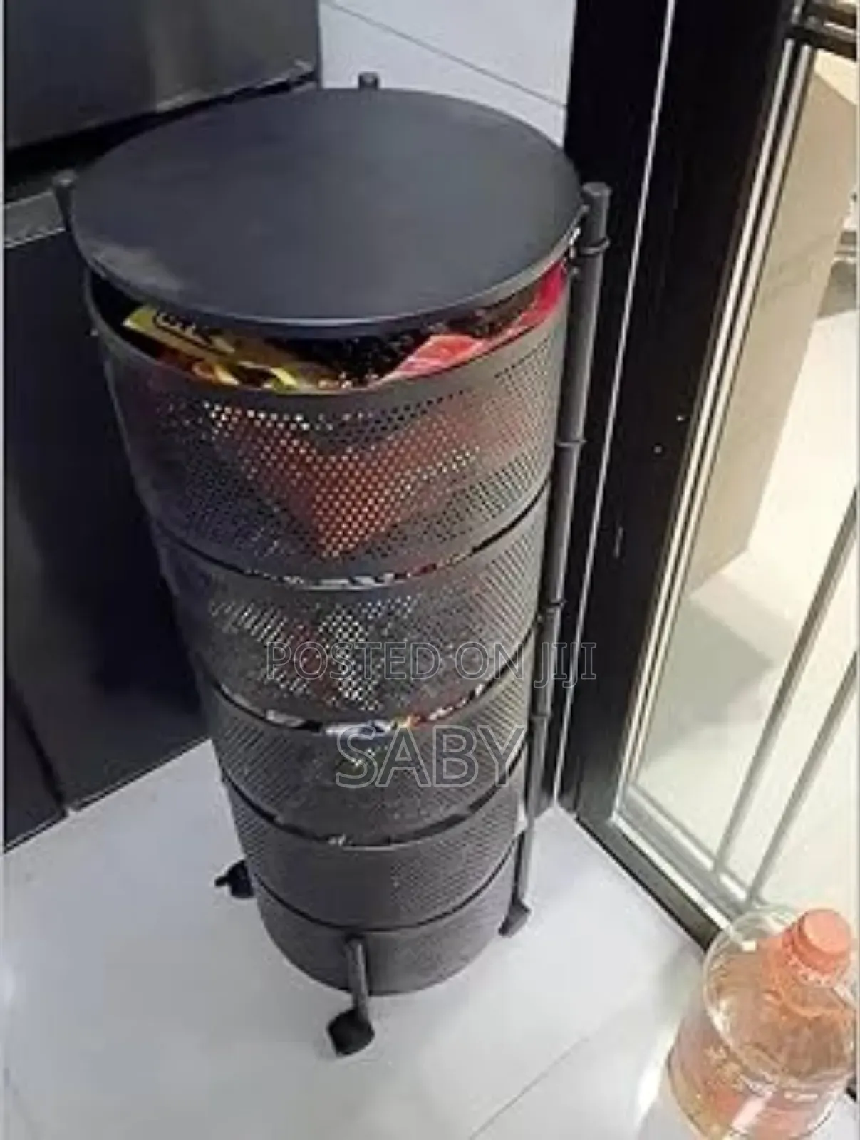 4-Layer Mesh Trolley Features a Rotating Round Design