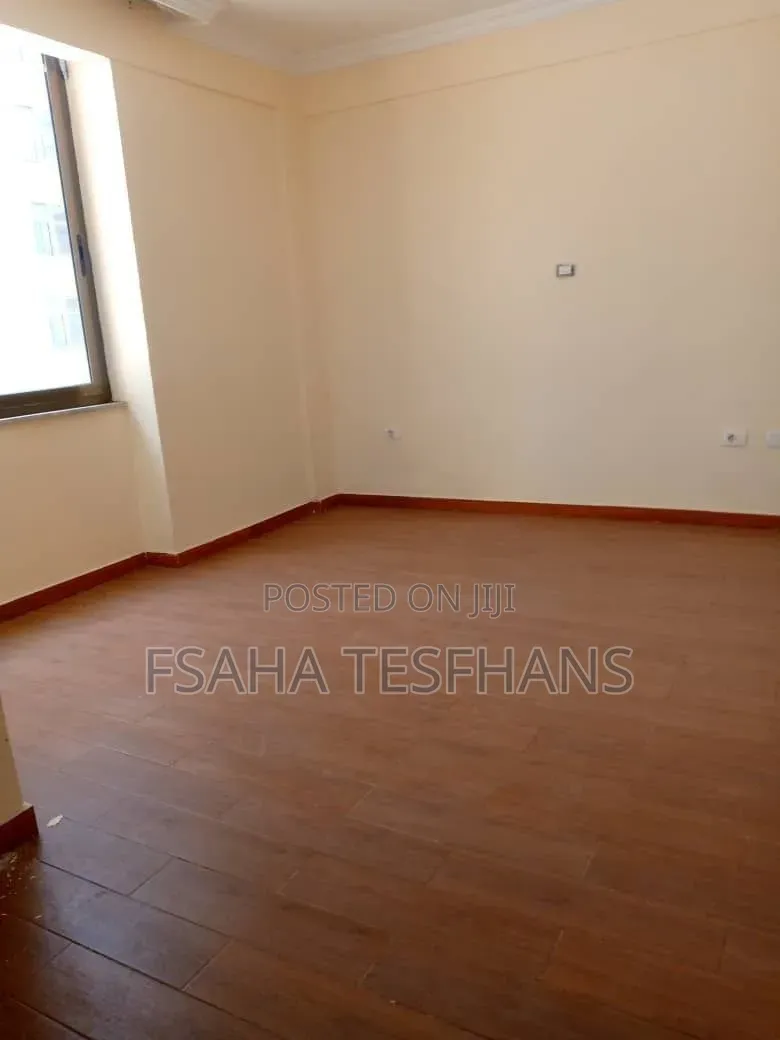 4bdrm Villa in Villa, Bole for rent