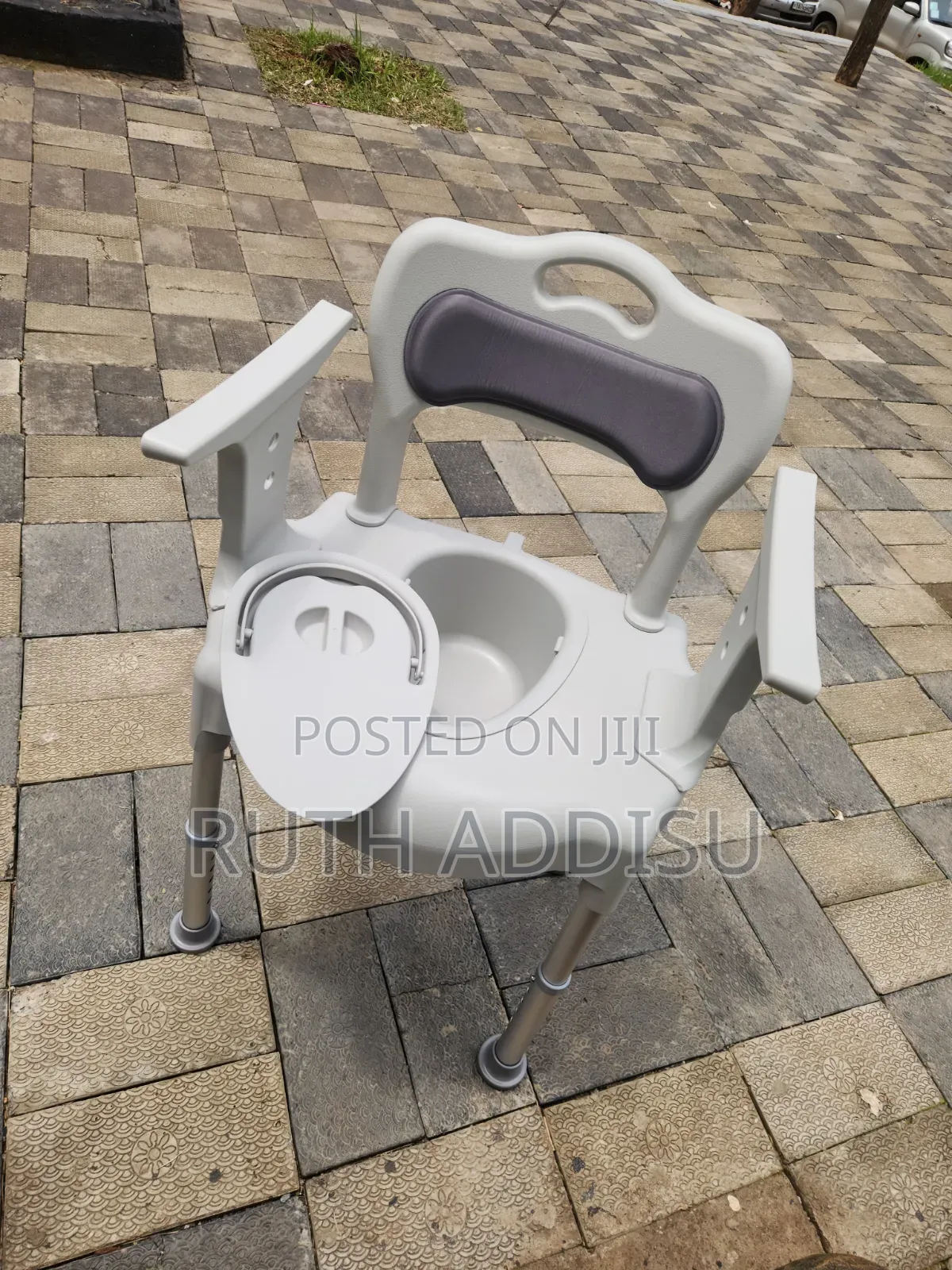 Bedroom Toilet Chair, Adjustable Leg Height Toilet Chair
Medical Popo