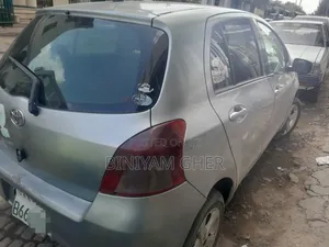 Toyota Yaris 2006 Gray