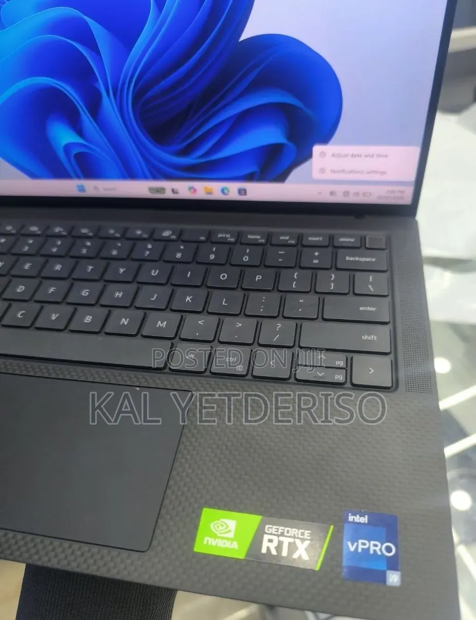 New Laptop Dell Inspiron 14 5480 32GB Intel Core i9 SSD 512GB