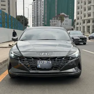Hyundai Avante 2022 Gray