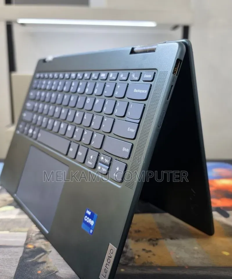 New Laptop Lenovo Yoga 7i 16GB Intel Core i7 SSD 512GB