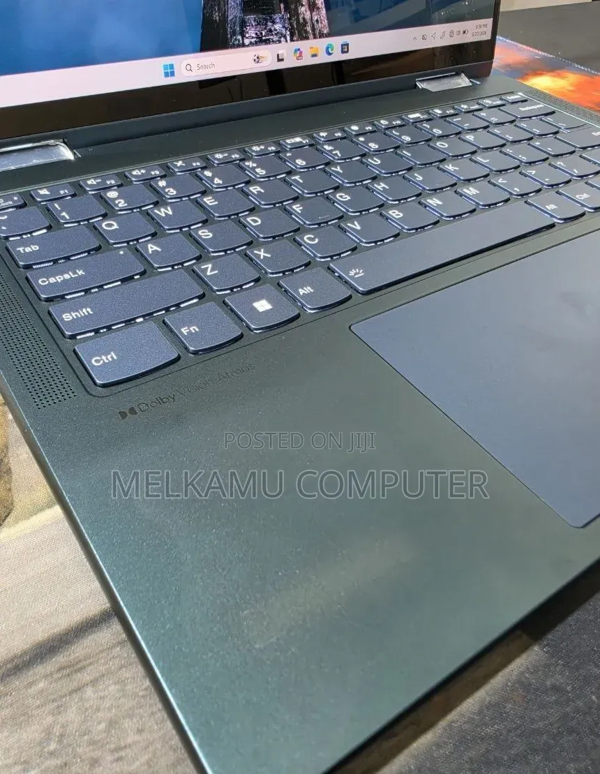New Laptop Lenovo Yoga 7i 16GB Intel Core i7 SSD 512GB