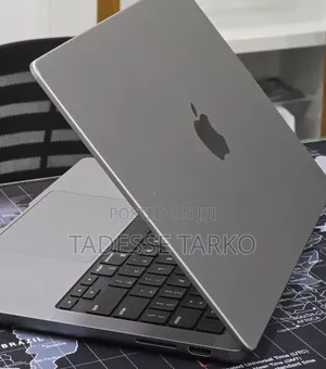 New Laptop Apple MacBook Pro 2023 M3 8GB Apple M3 Pro SSD 512GB