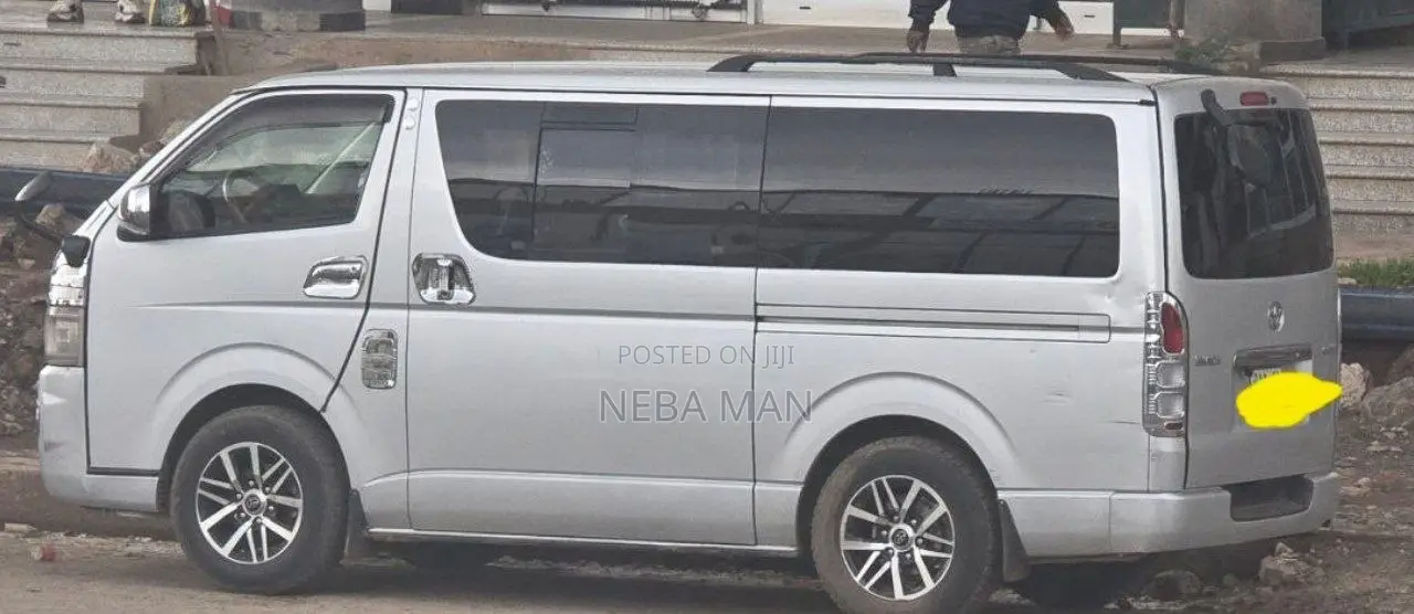 Toyota HiAce 2004 Silver