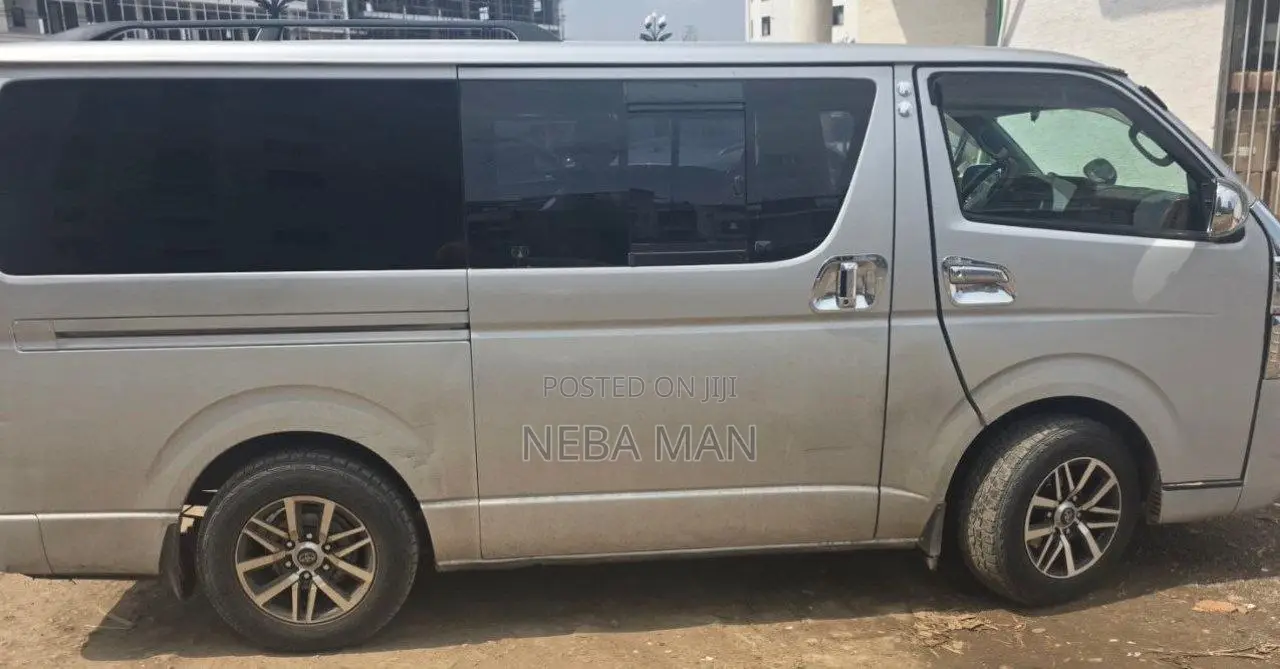 Toyota HiAce 2004 Silver