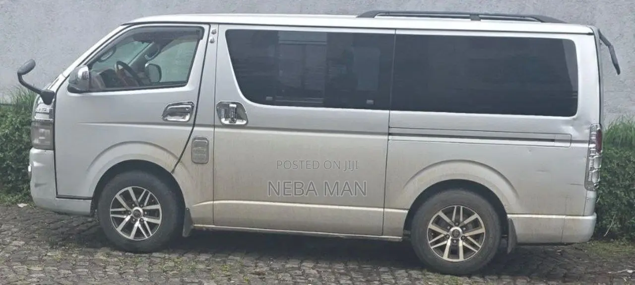 Toyota HiAce 2004 Silver