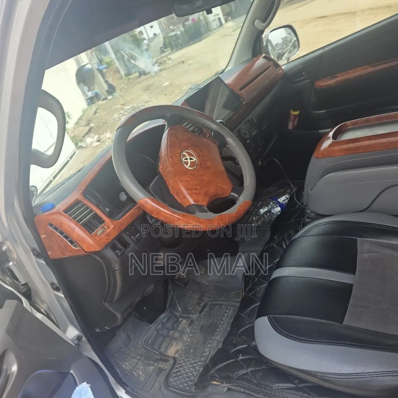Toyota HiAce 2004 Silver