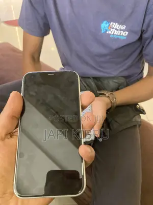 Apple iPhone 11 64 GB White