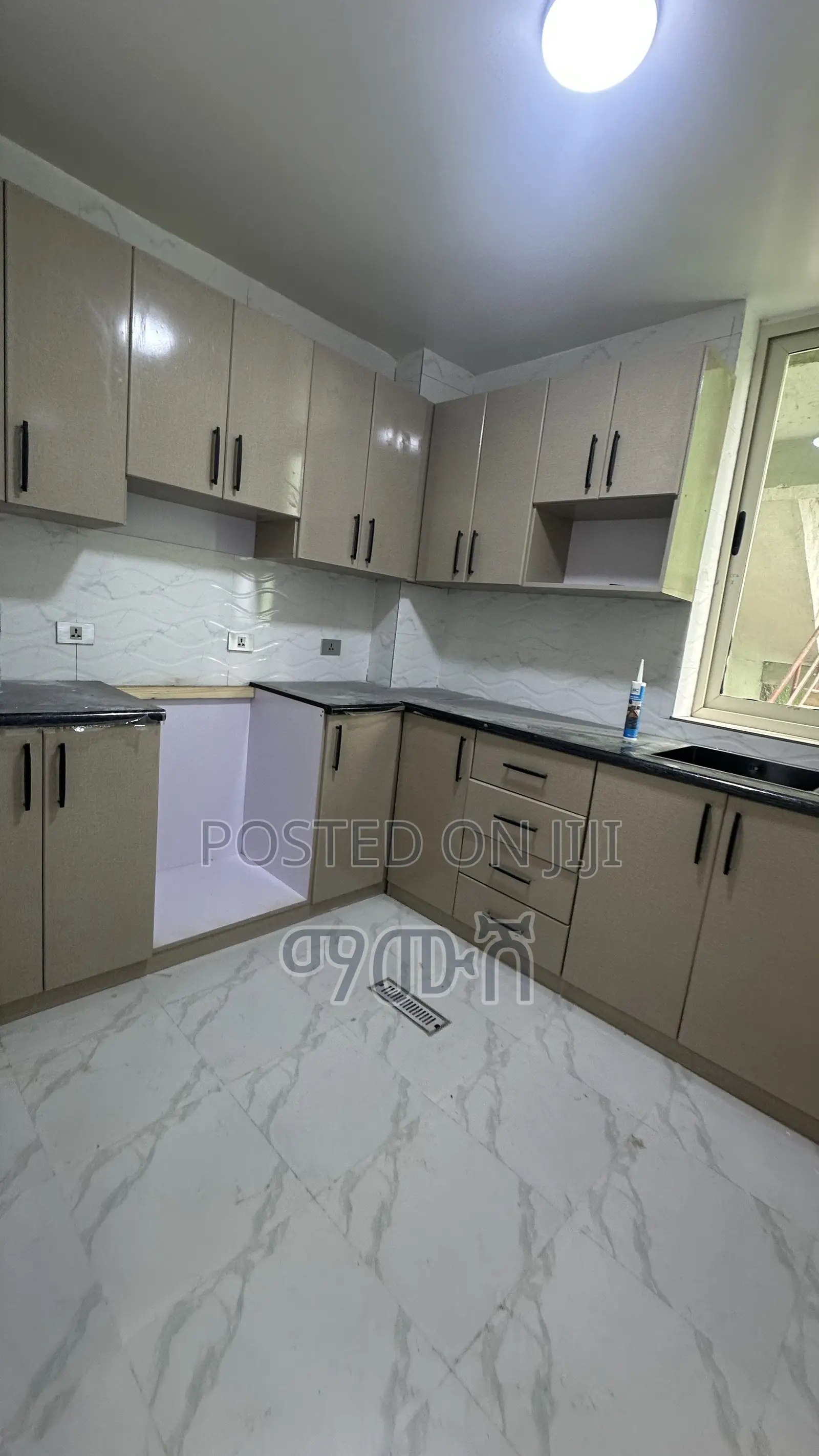 Furnished 3bdrm Condo in አያት, Bole for sale