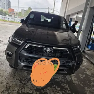 Toyota Hilux 2021 Gray