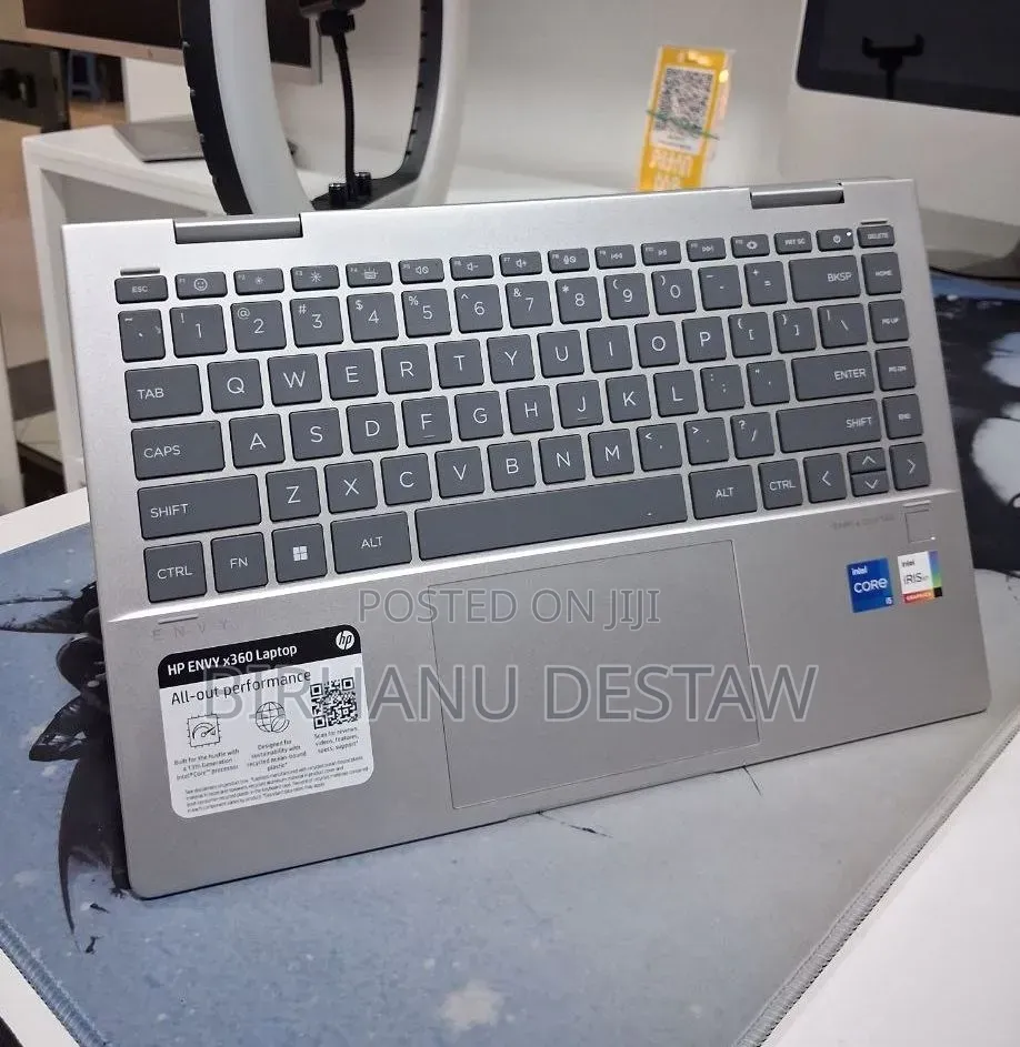 New Laptop HP Envy X360 8GB Intel Core i5 SSD 512GB