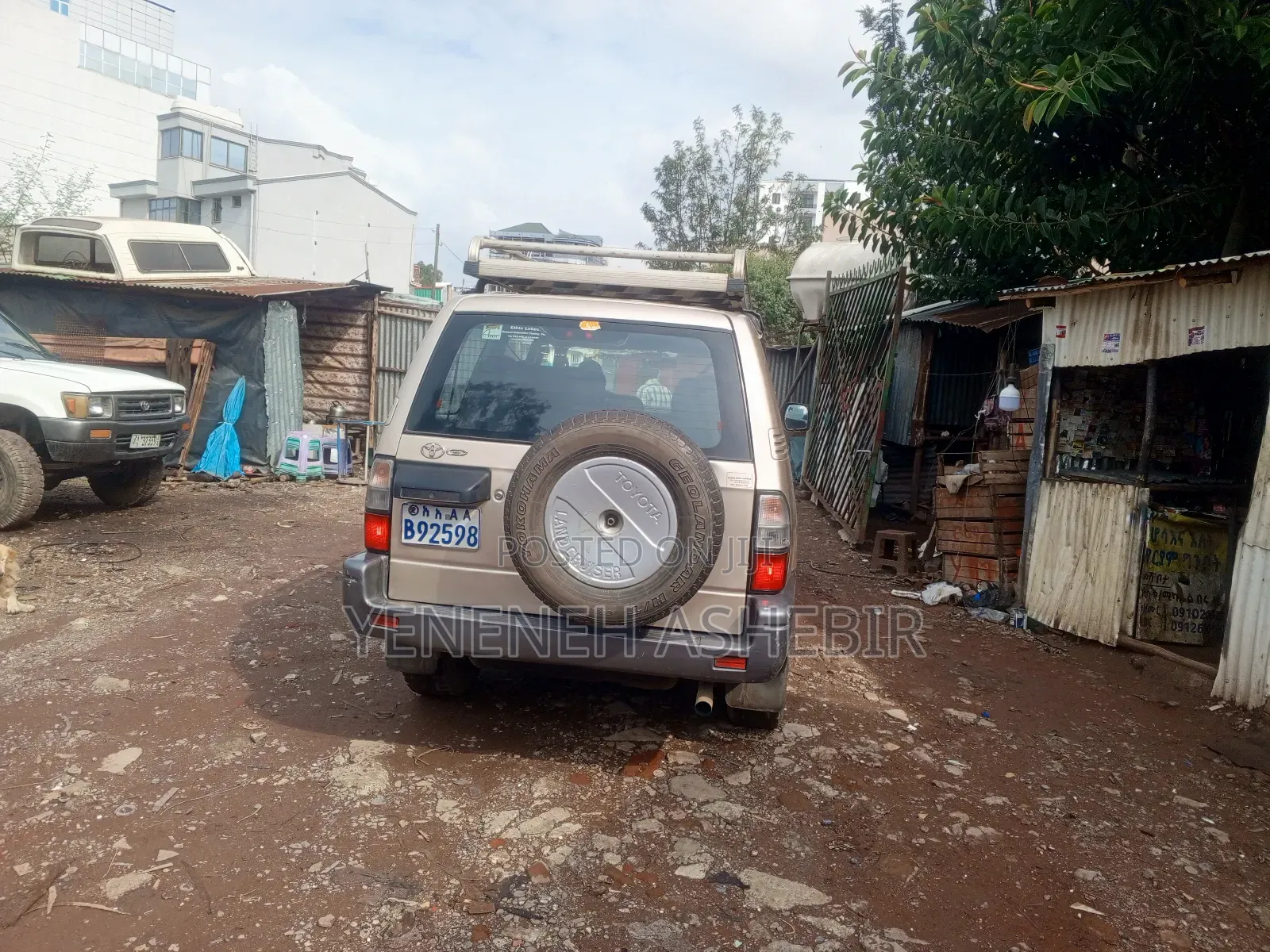 Toyota Land Cruiser 1999 Gold