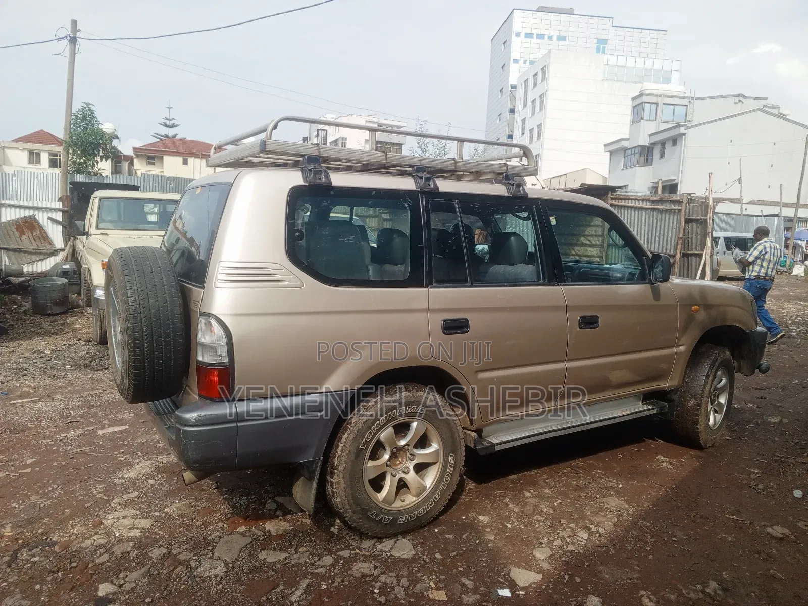 Toyota Land Cruiser 1999 Gold