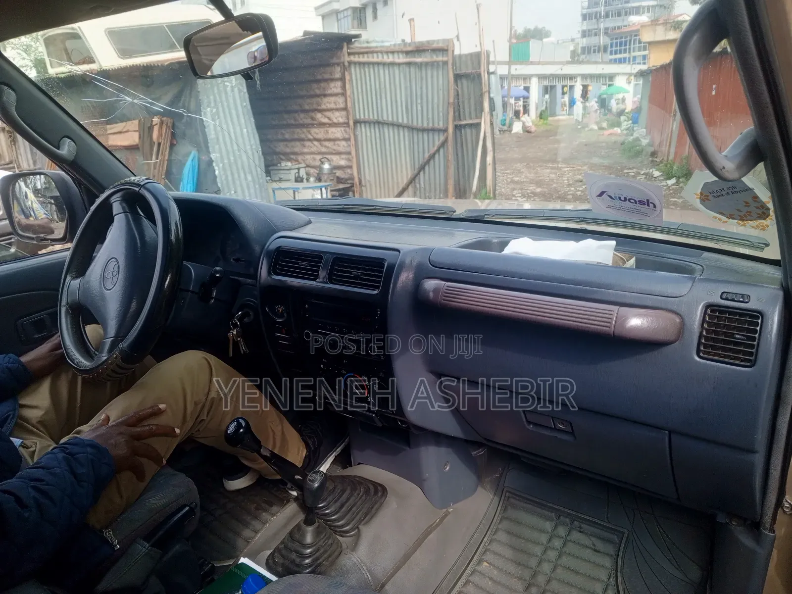 Toyota Land Cruiser 1999 Gold