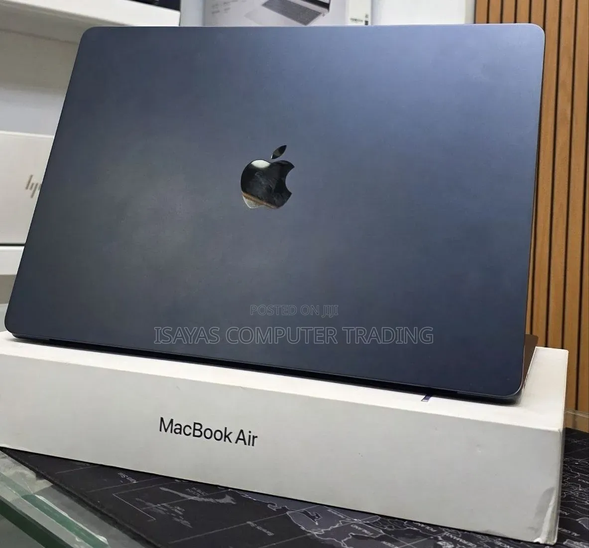 New Laptop Apple MacBook Air 2025 M4 16GB Apple M4 SSD 256GB