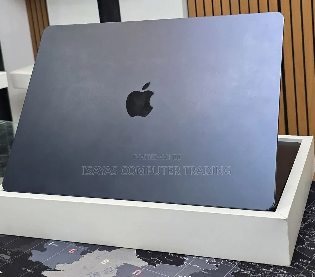 New Laptop Apple MacBook Air 2025 M4 16GB Apple M4 SSD 256GB