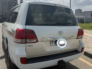 Toyota Land Cruiser 2007 White