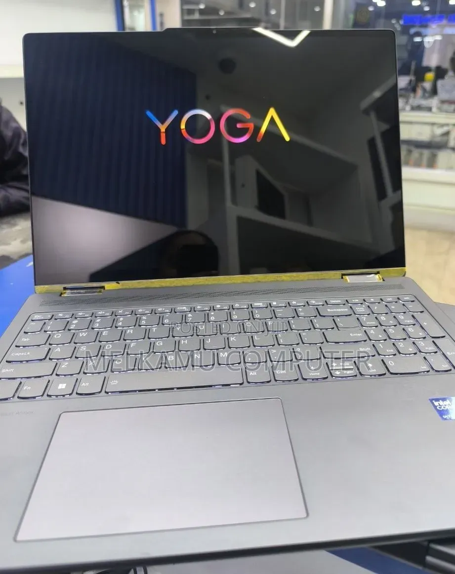 New Laptop Lenovo Yoga 7i 16GB Intel Core Ultra 7 SSD 512GB