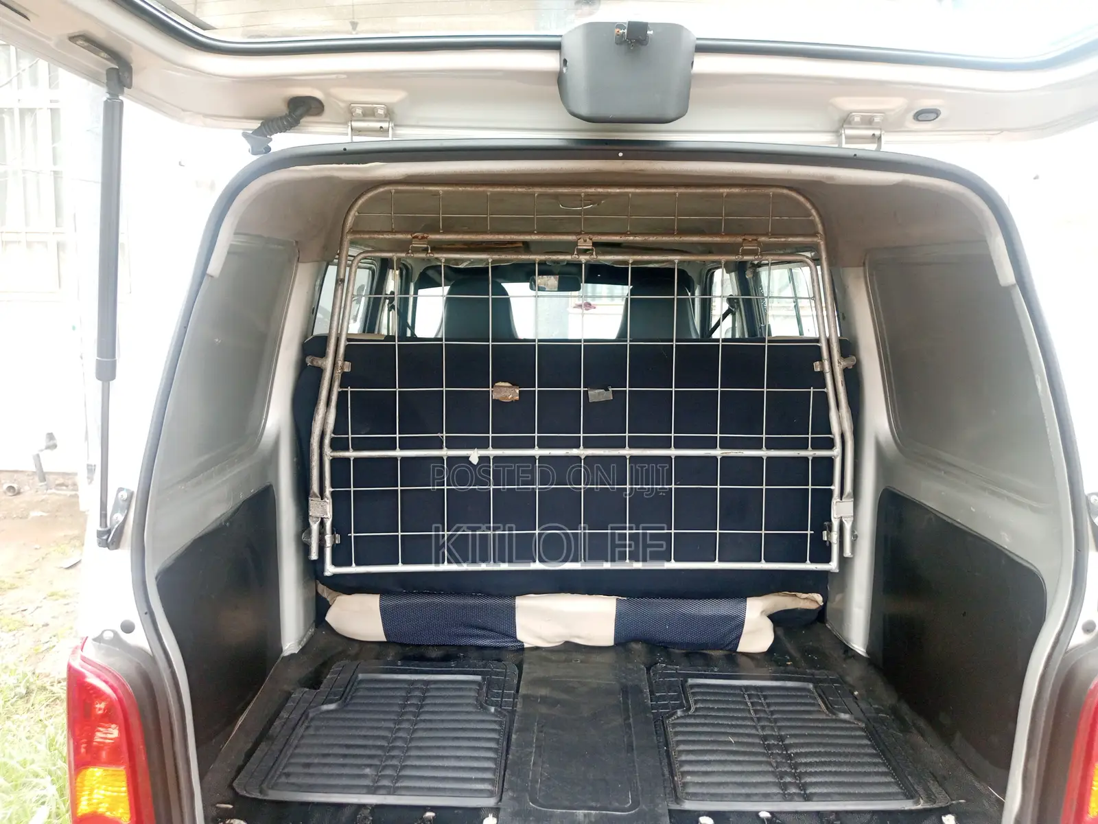 Suzuki Eeco 2023 Silver