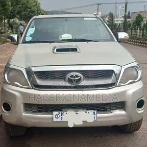 Toyota Hilux 2009 Silver