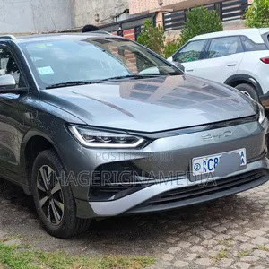 BYD E2 43 kWh 94 hp FWD 2025 Gray