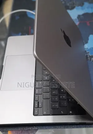 New Laptop Apple MacBook Pro 2021 M1 16GB Apple M1 Max SSD 512GB